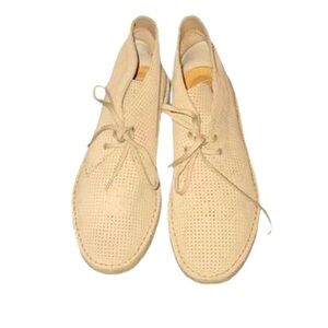 Clarks Originals Beige Suede Chukka Boots Size 6.5